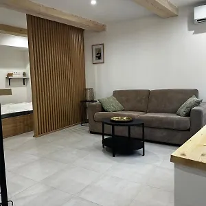 F2 Quartier Des Arts St Raphael Appartement Saint-Raphaël